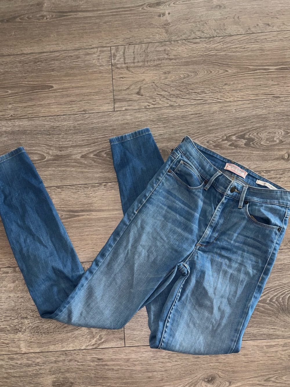 GUESS 1981 Skinny Jeans Size 26 Stretch Denim Medium Wash